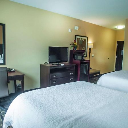Hampton Inn & Suites פלסטין מראה חיצוני תמונה