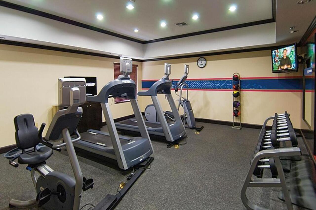 Hampton Inn & Suites פלסטין מראה חיצוני תמונה