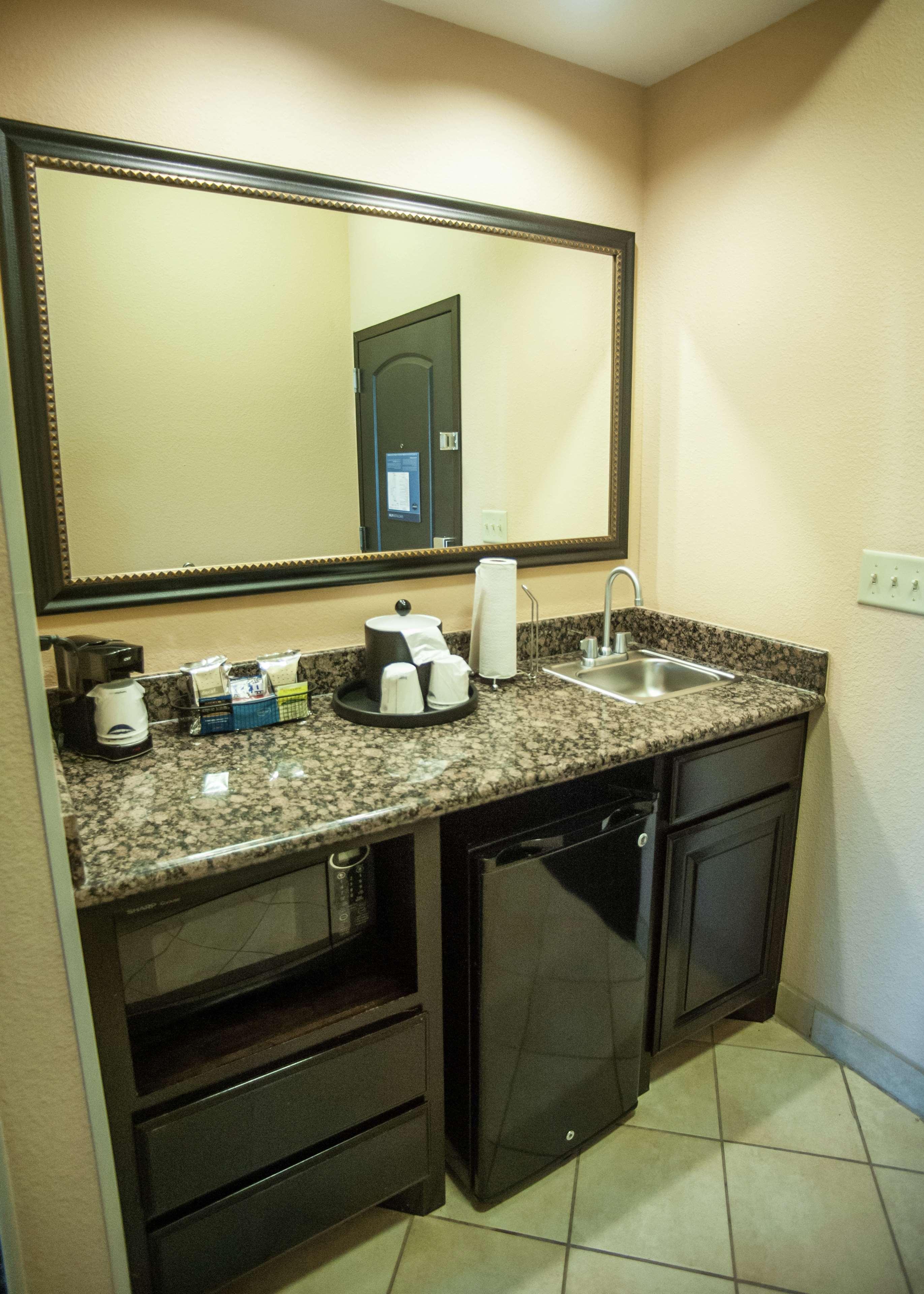 Hampton Inn & Suites פלסטין מראה חיצוני תמונה