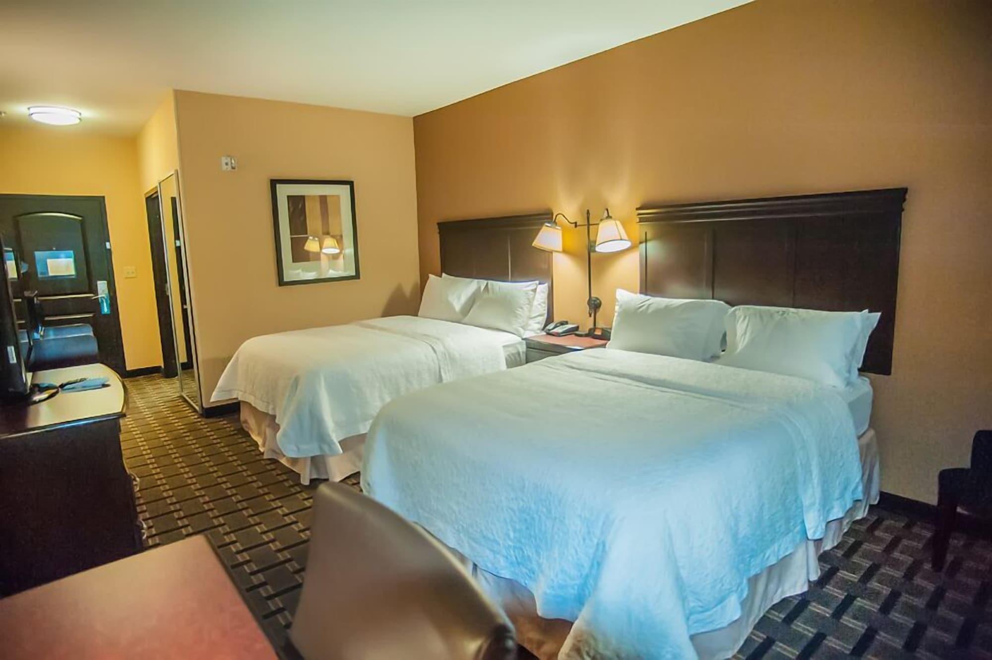 Hampton Inn & Suites פלסטין מראה חיצוני תמונה