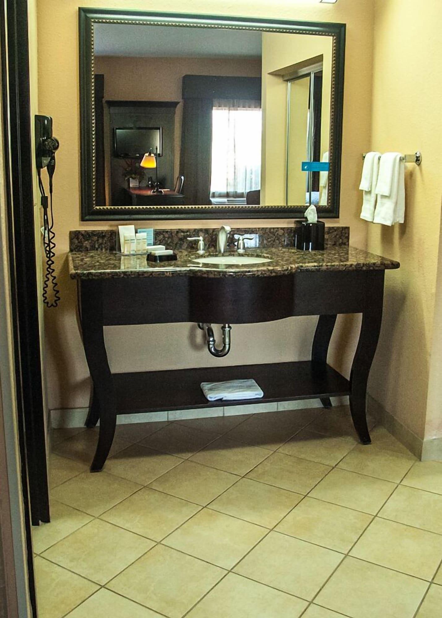Hampton Inn & Suites פלסטין מראה חיצוני תמונה