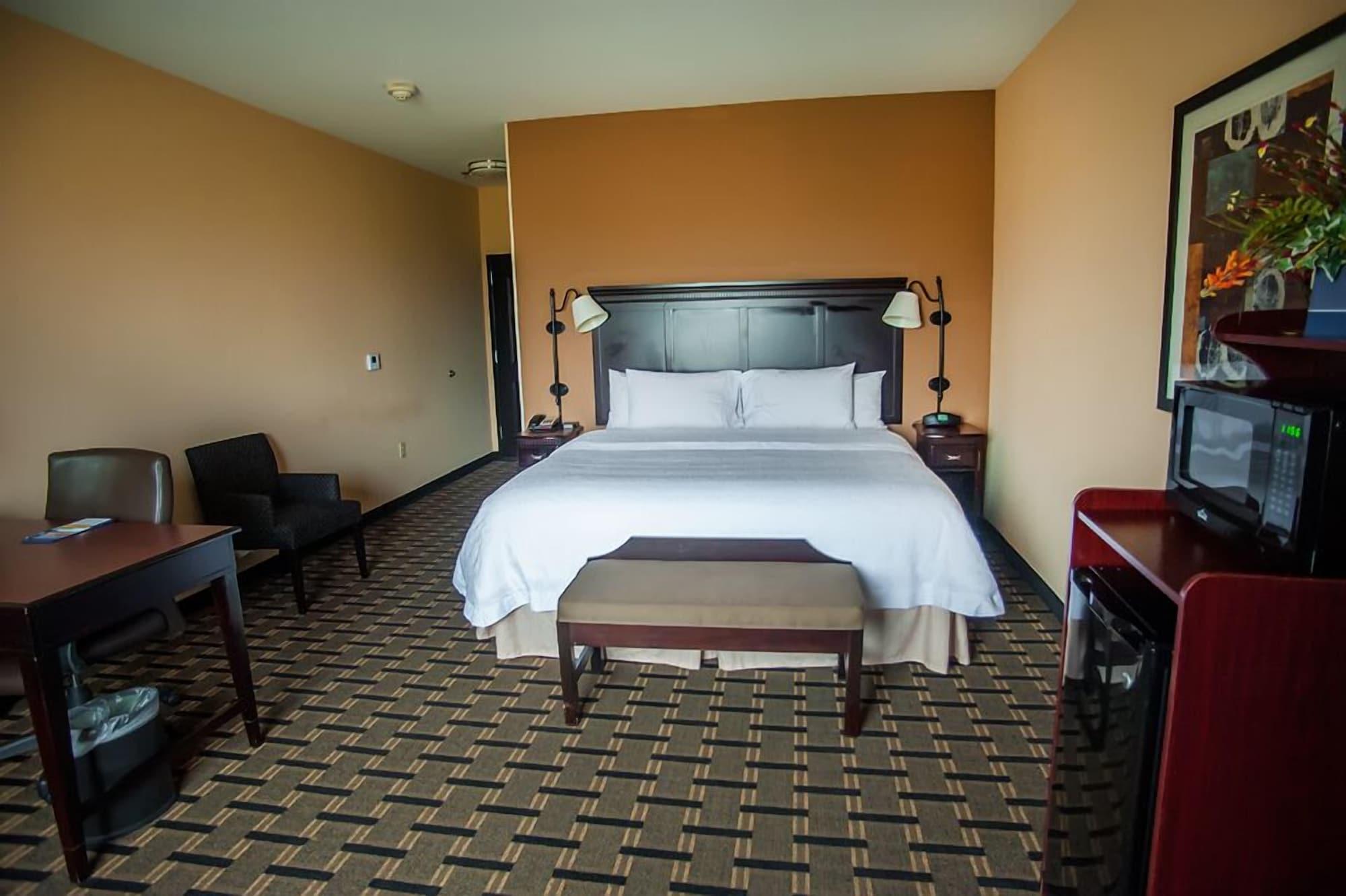 Hampton Inn & Suites פלסטין מראה חיצוני תמונה