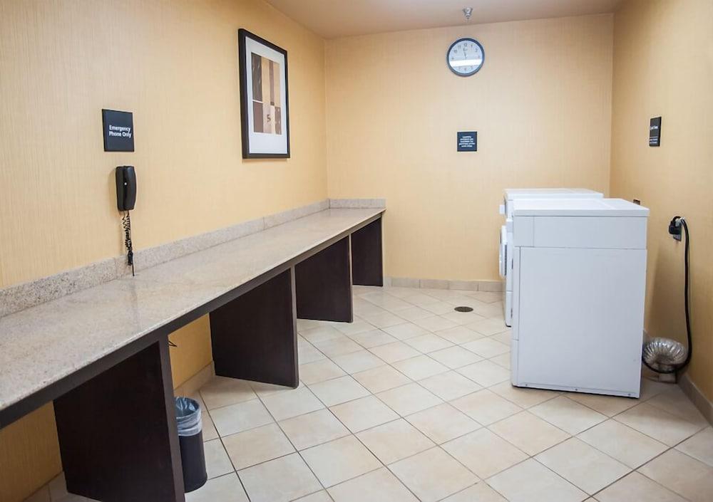 Hampton Inn & Suites פלסטין מראה חיצוני תמונה