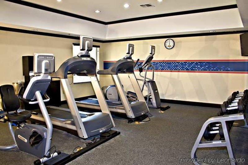 Hampton Inn & Suites פלסטין מראה חיצוני תמונה