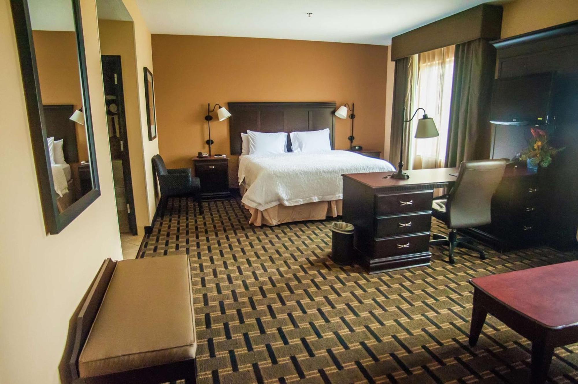 Hampton Inn & Suites פלסטין מראה חיצוני תמונה
