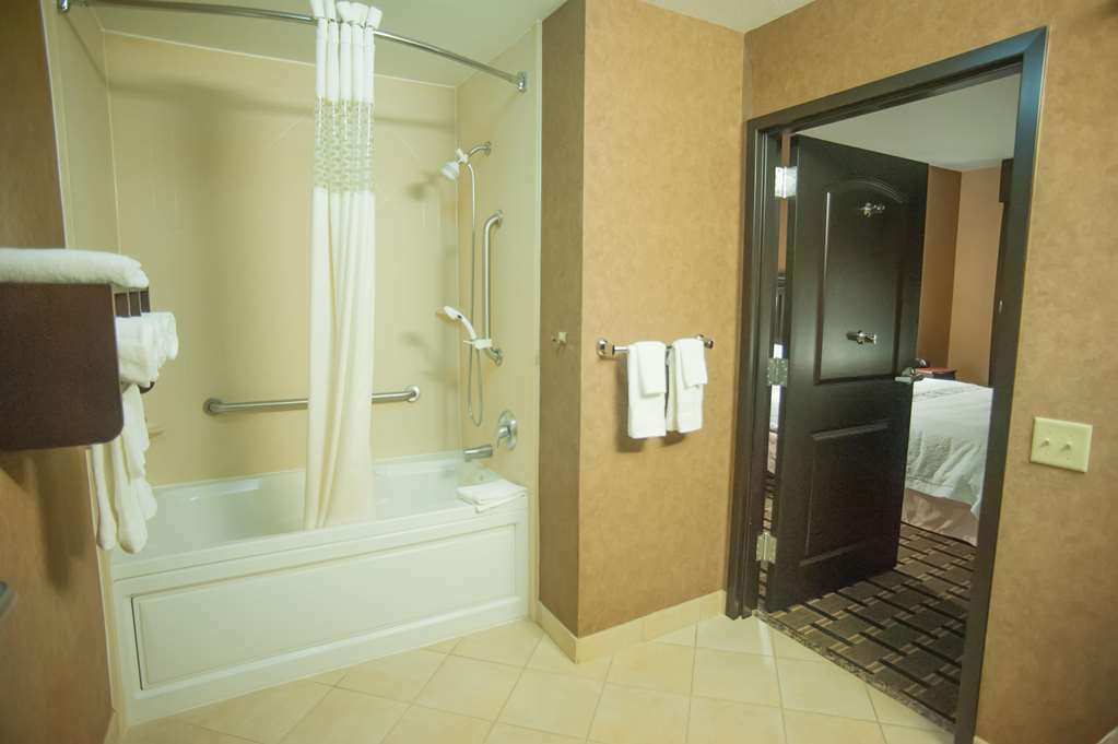 Hampton Inn & Suites פלסטין חדר תמונה