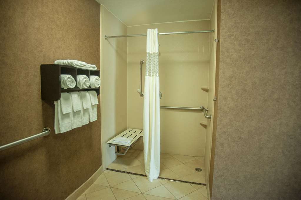 Hampton Inn & Suites פלסטין חדר תמונה